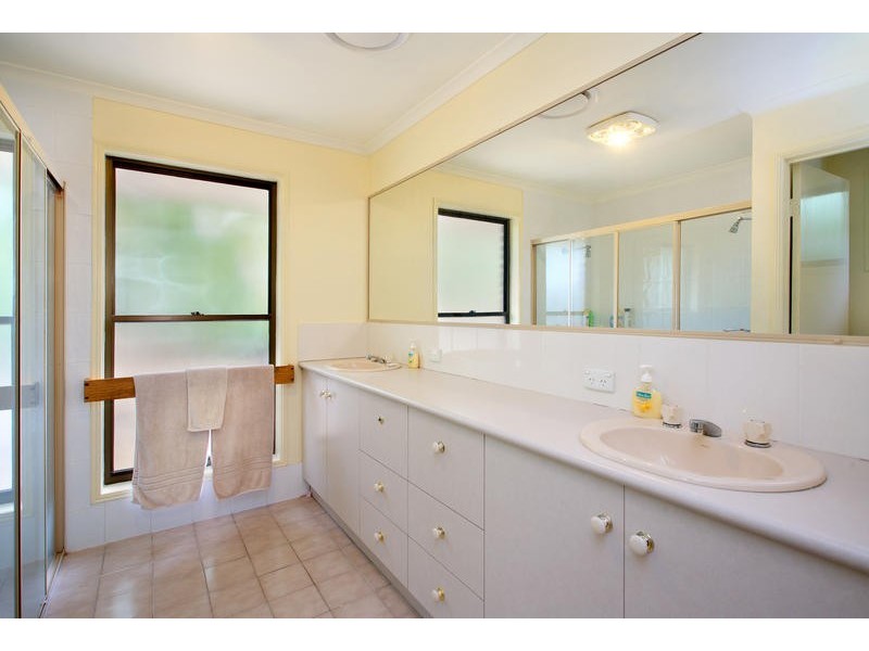 5 Pulas Place, Bellbowrie QLD 4070